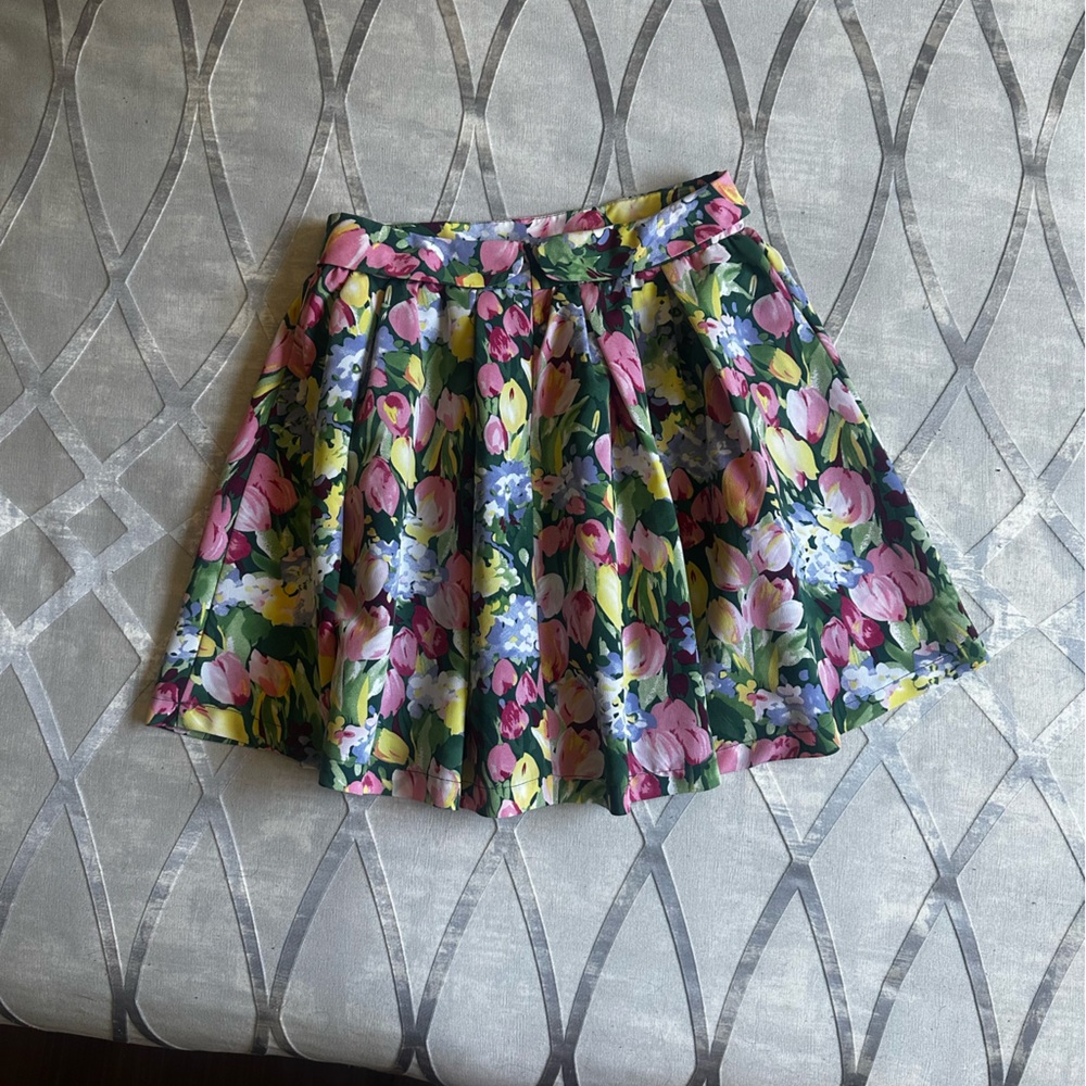 ❌SOLD❌ Skirt with flowers size S/M